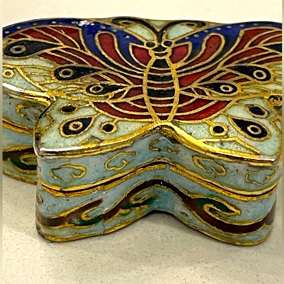 Vintage Cloisonné Butterfly Enamel Trinket / Pill Box - Picture 5 of 5